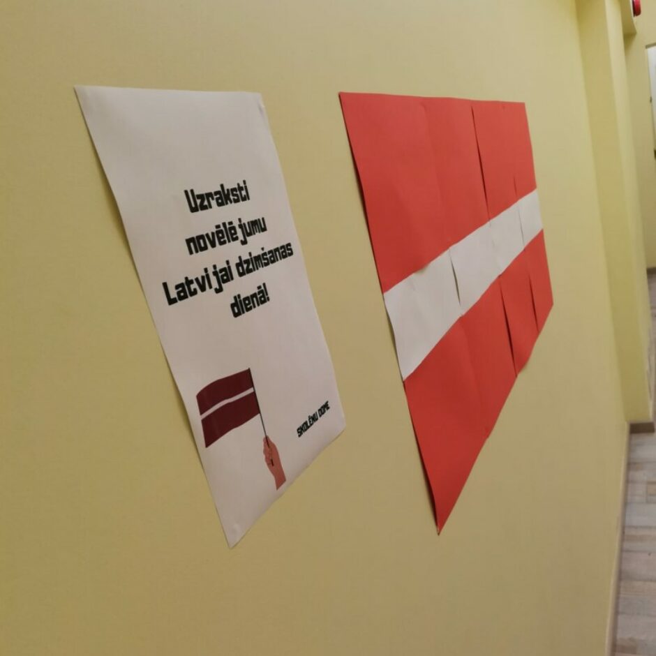 Latvijas karoga plakāts