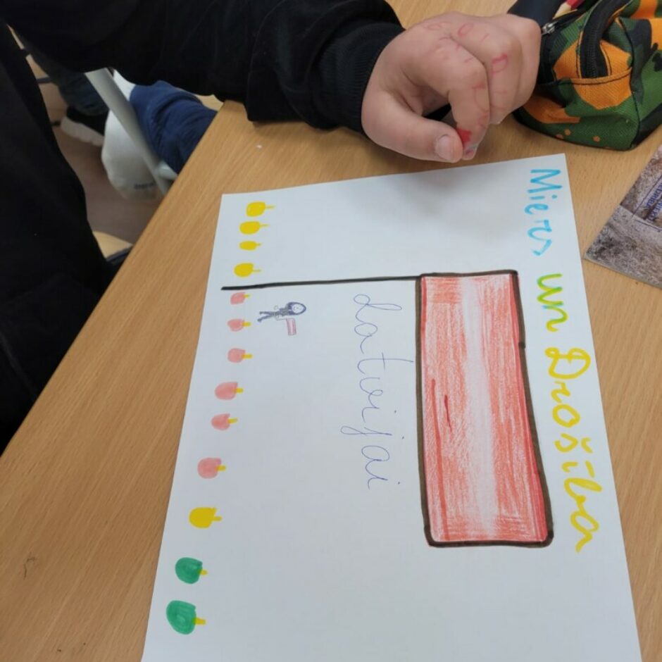 Latvijas karogs - zīmējums