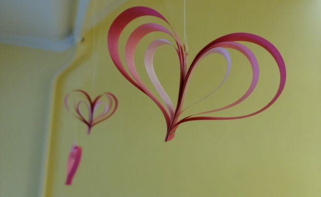 Papīra sirsniņas telpā