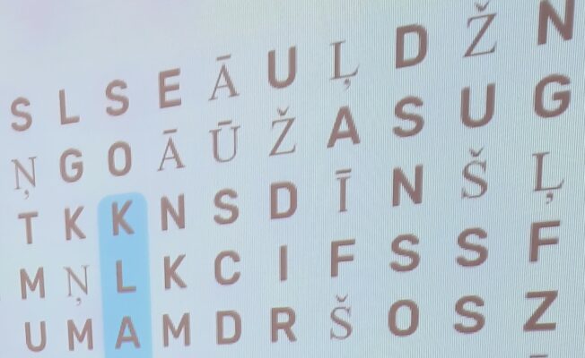 Drukātie burti uz interaktīvās tāfeles