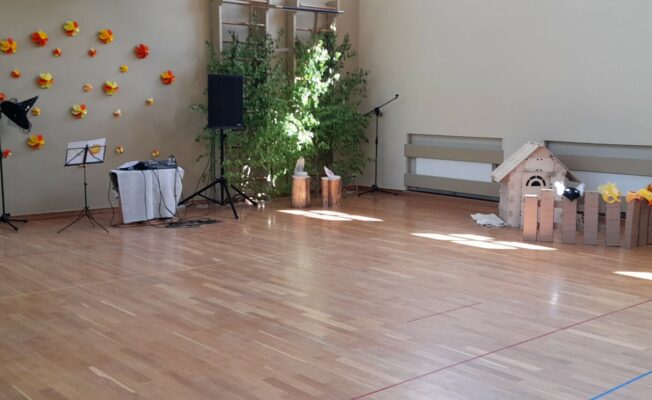 teātrim iekārtota zāle