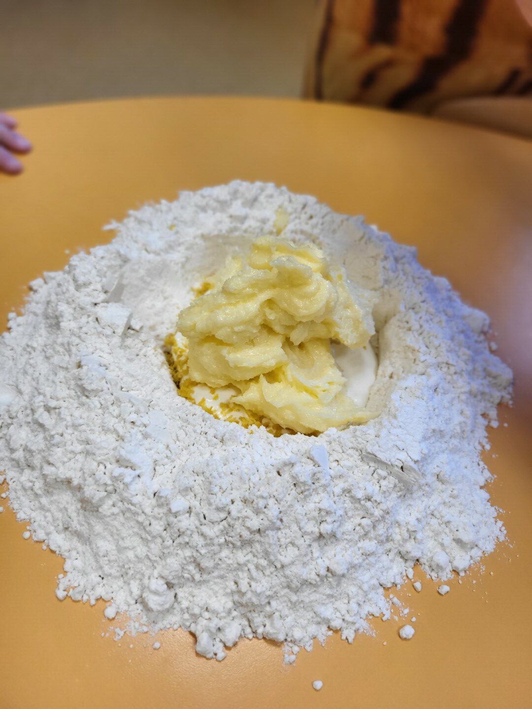 Miltu kaudzīte ar sviestu vidū